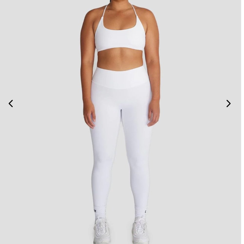 SERENITY SCRUNCH LEGGINGS- WHITE SIZE MEDIUM CROP SHOP BOUTIQUE